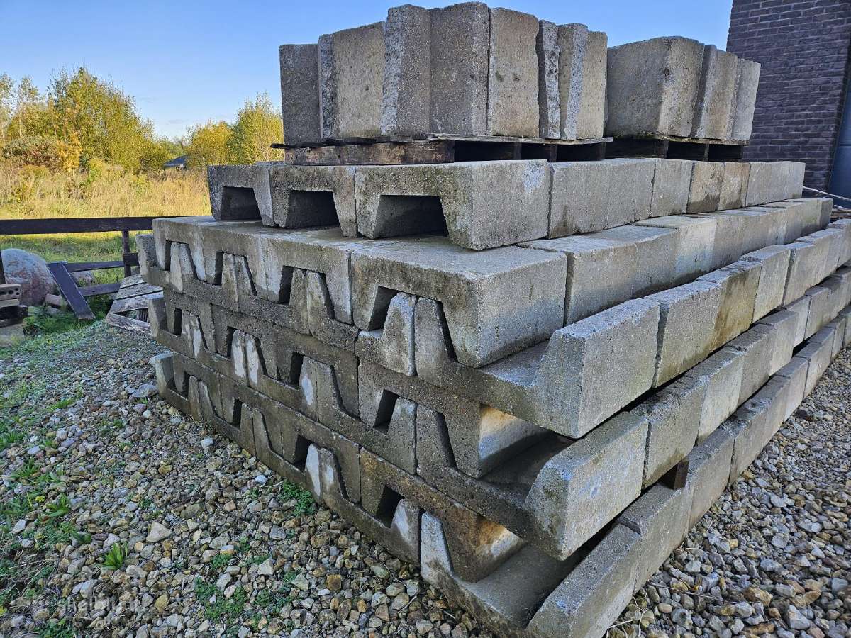 Betoniniai lietaus latakai