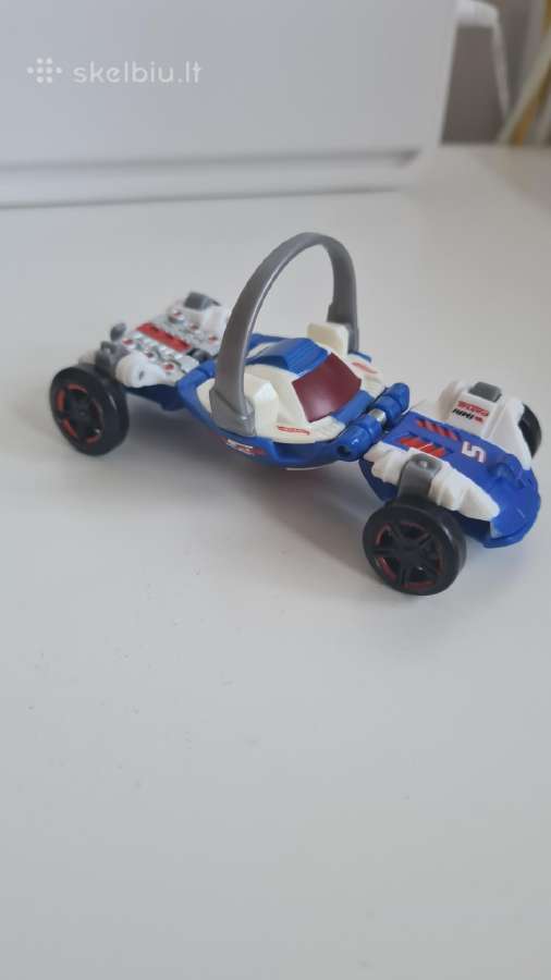 Hotwheels mašina su katapulta