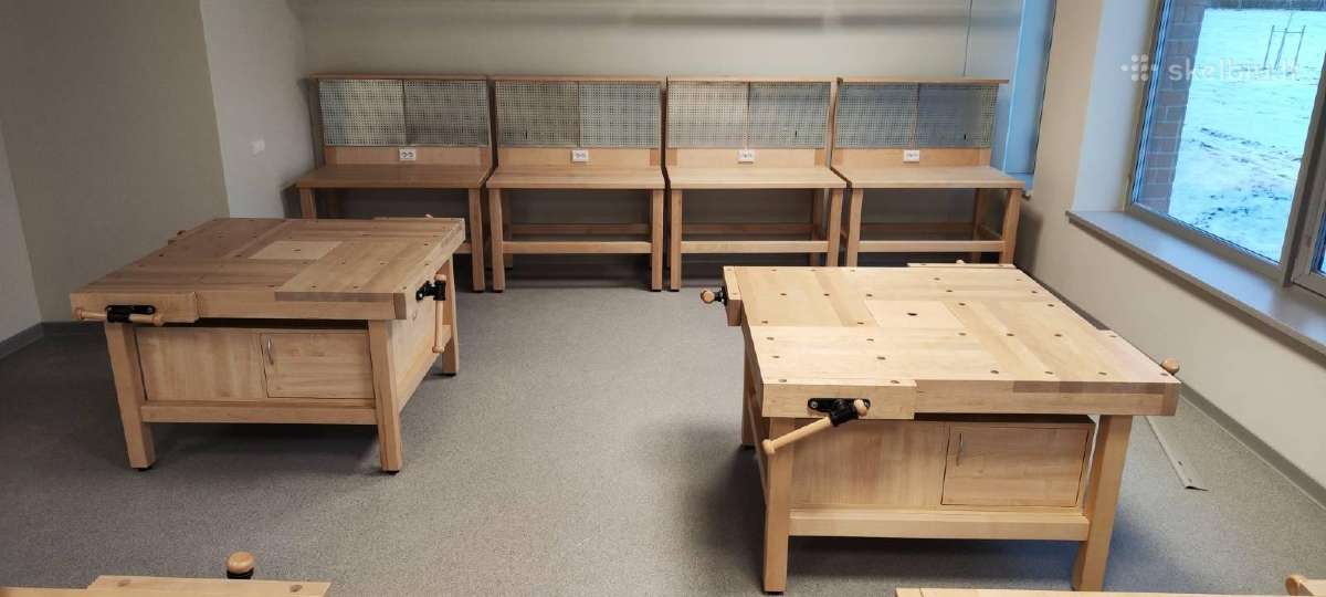 Mediniai stalai mokykloms. Mediniai darbastaliai