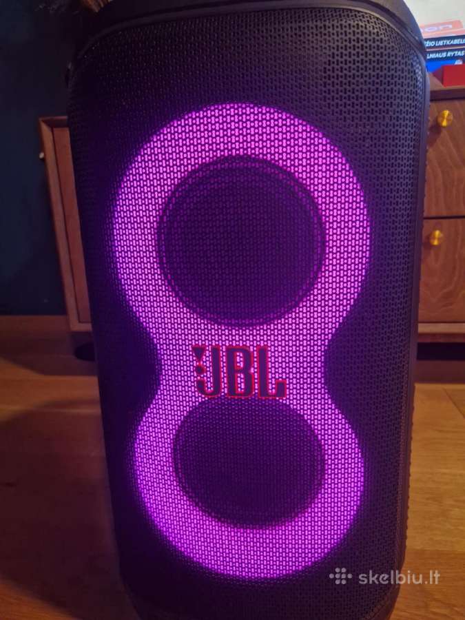 Jbl belaidės kolonėlės Nuoma+šviesų, dūmų efektai