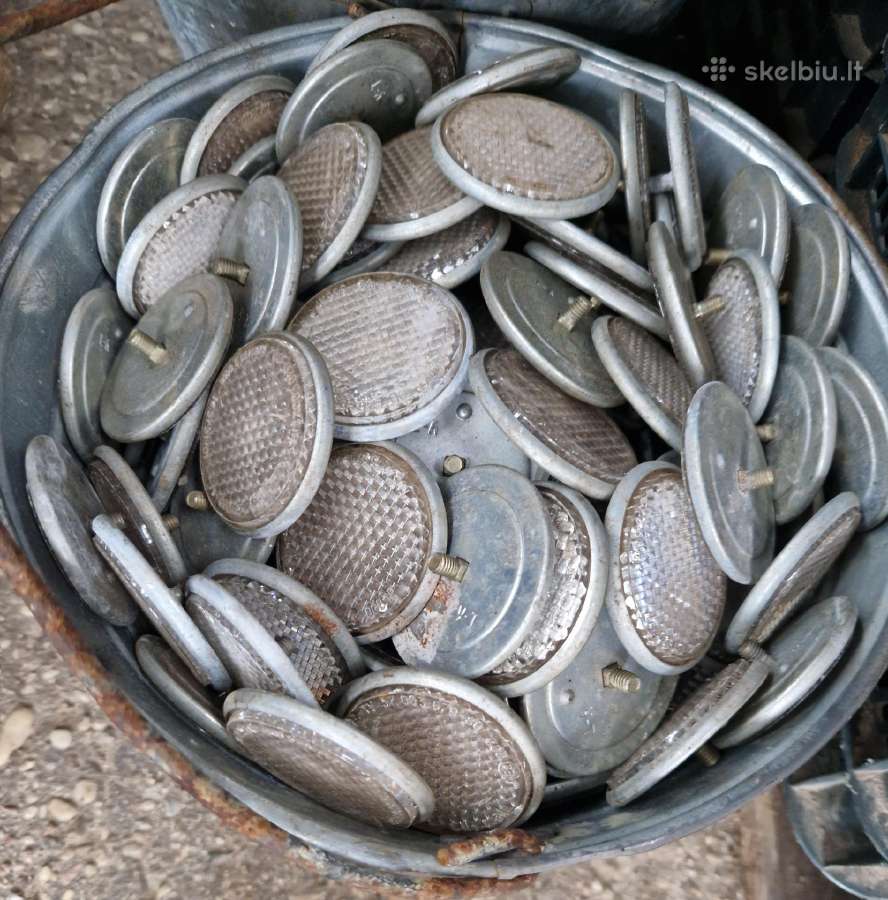 Balti apvalus atšvaitai