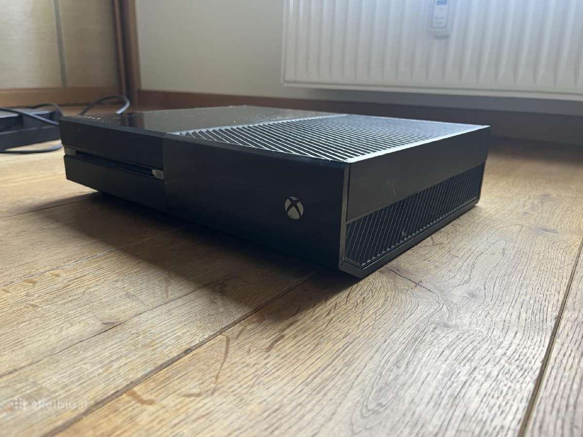 Xbox one. 500gb+ 2 controllers - Skelbiu.lt