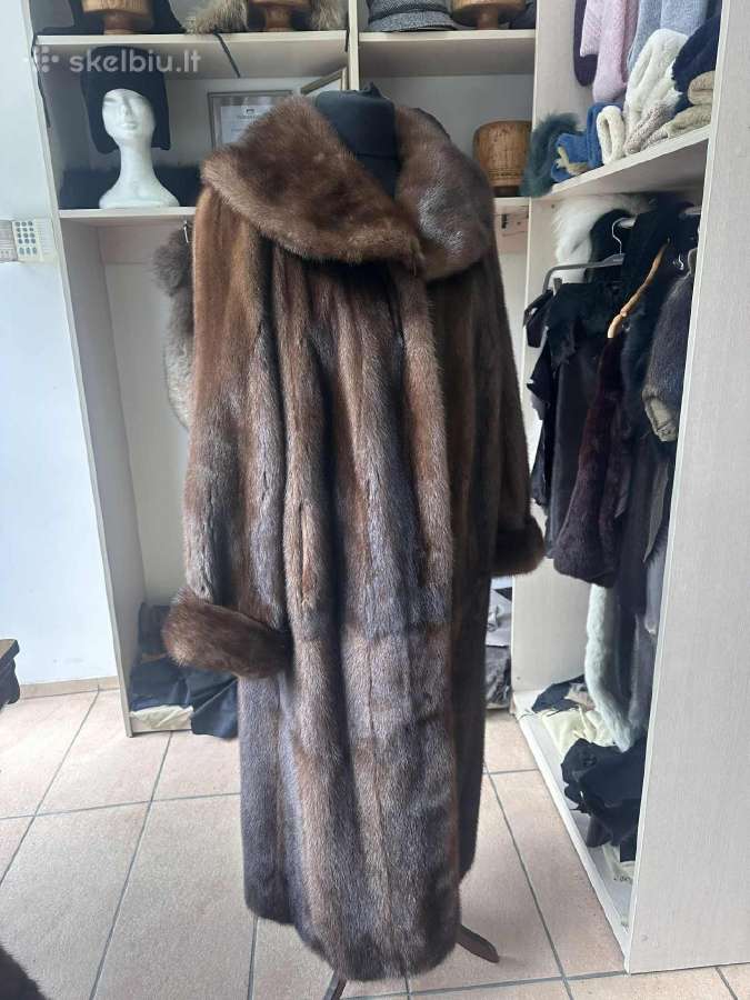Vientisinės audinės (norka) kailiniai