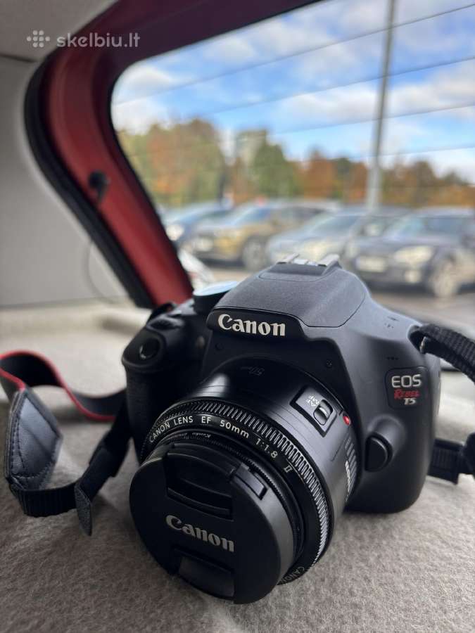 Parduodu Canon Rebel T5 su objektyvais!