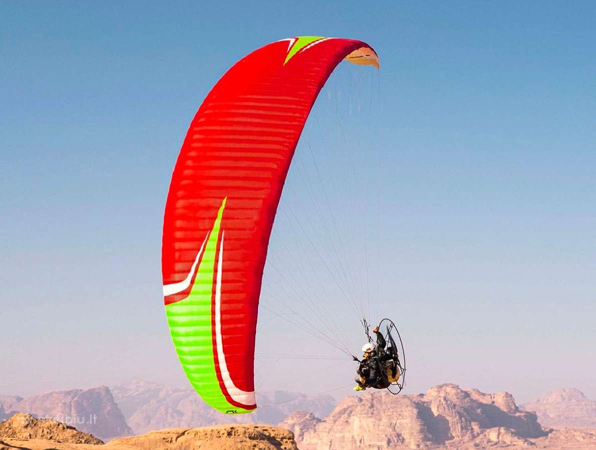 Parasparnis. Paramotoro sparnas.