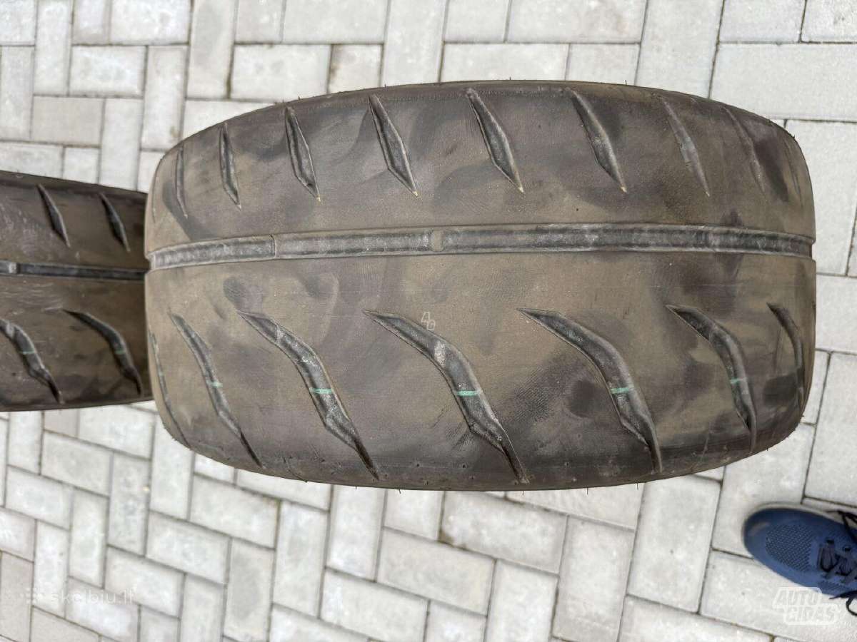Toyo R888r R17 245/40