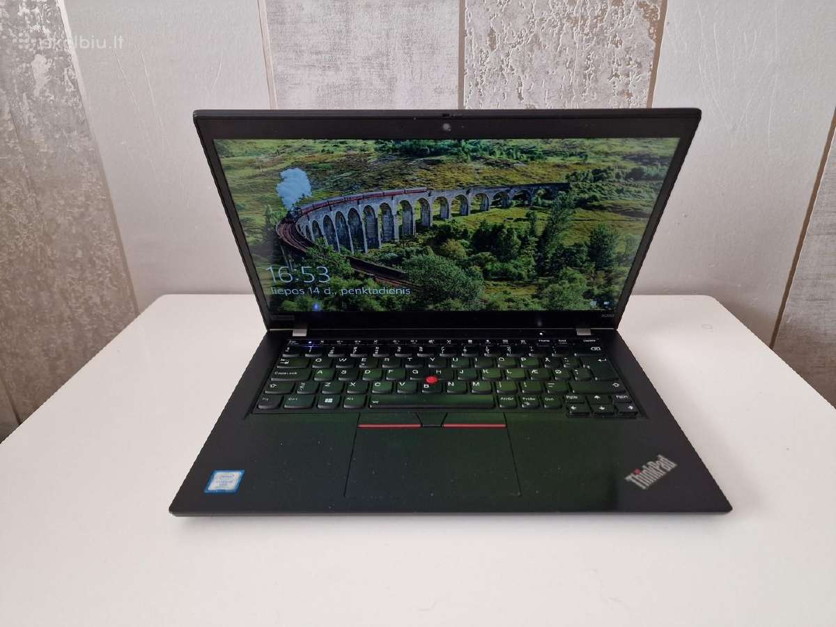 Lenovo Thinkpad X390 i5 8gb RAM 256gb SSD Fhd LCD