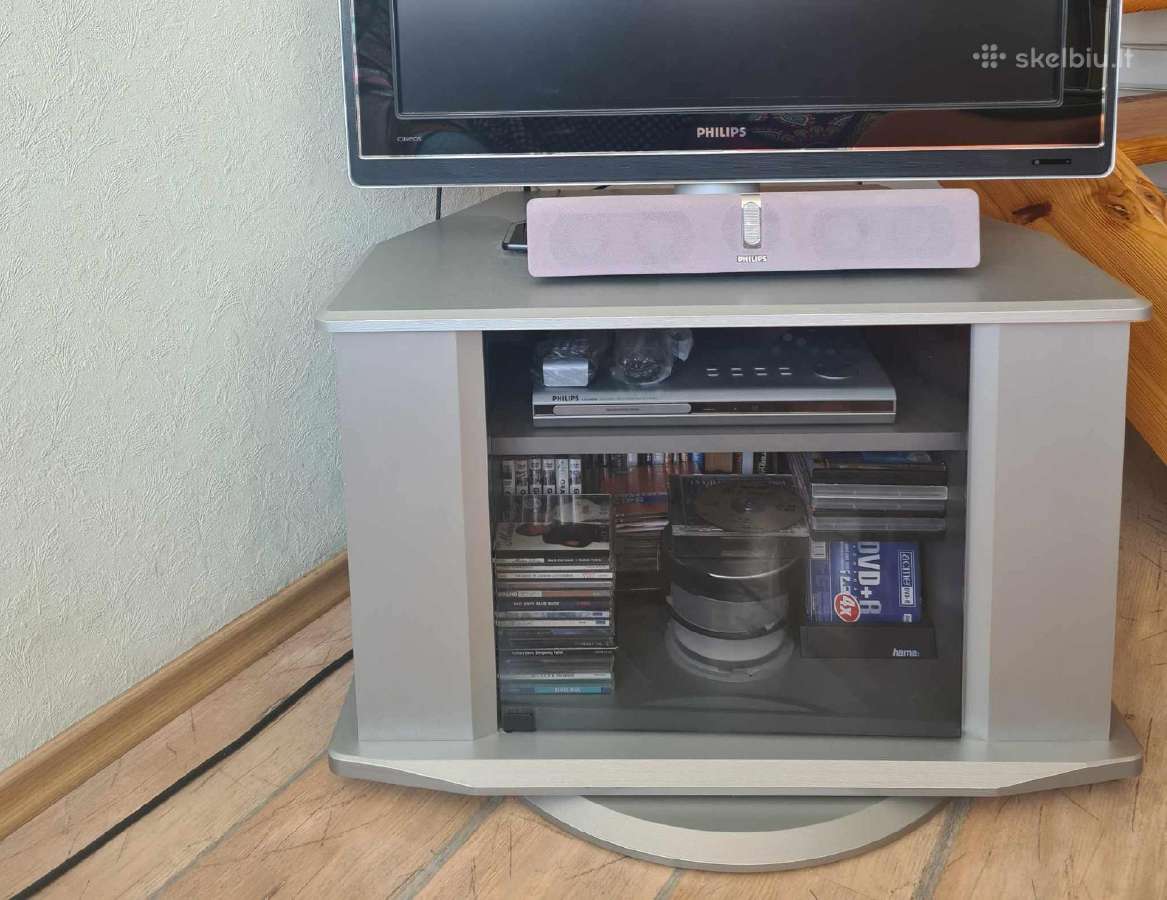 Parduodu naudota gera televizorio staliuka.