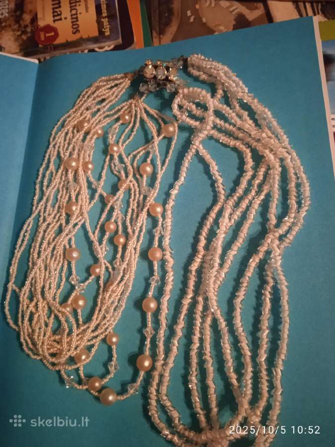 Vintaziniai papuosalai ir knygos sveikatinimui
