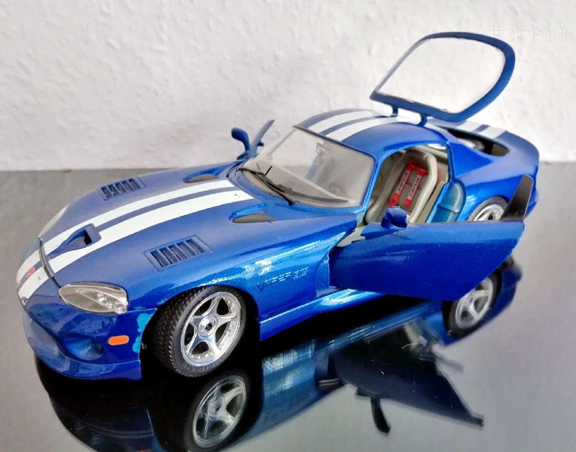 Modeliukas dodge viper gts 1:18 bburago burago