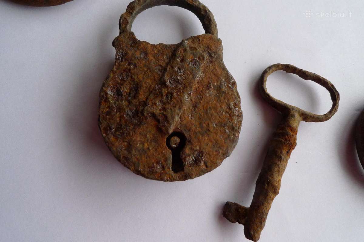 Antikvariniai metalo dirbiniai 6 vnt ir 2 pasagos - nuotraukos Nr. 2