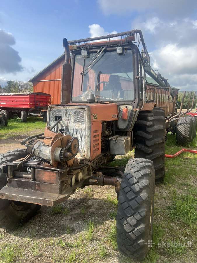 Miško traktorius mtz 952 su priekaba