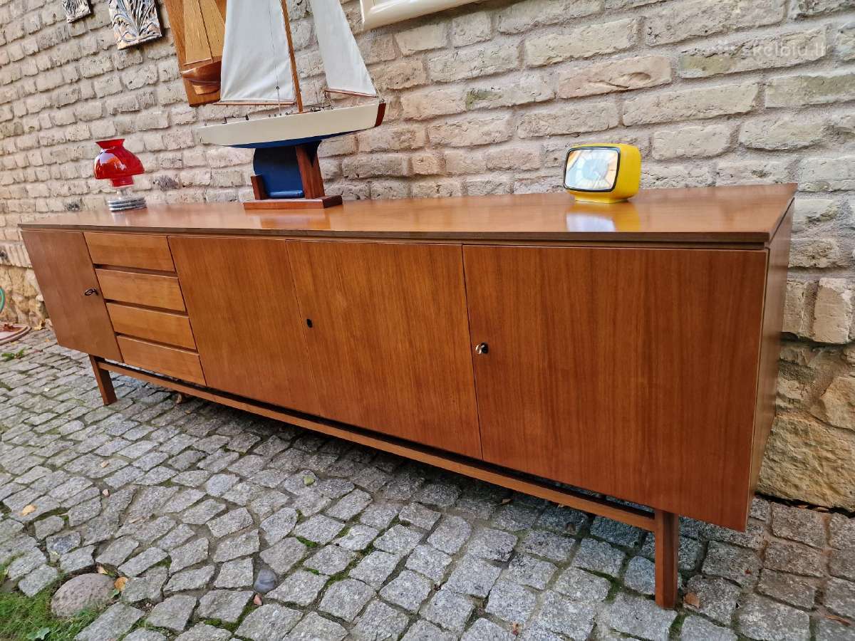 Vintažinė mid century riešutmedžio indauja/komoda - nuotraukos Nr. 2