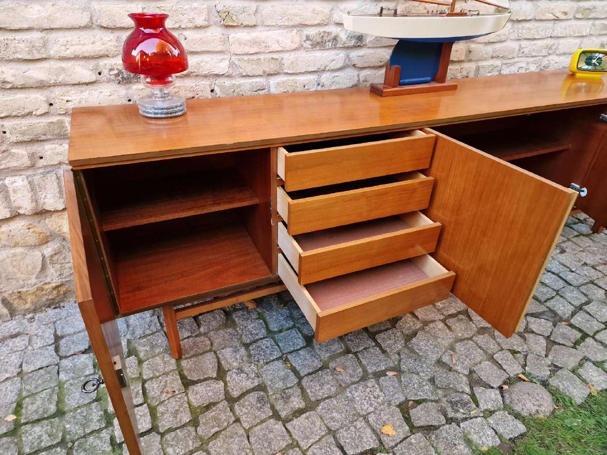 Vintažinė mid century riešutmedžio indauja/komoda - nuotraukos Nr. 13