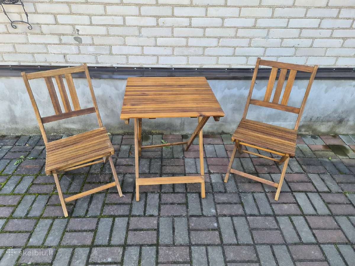Stalas su kėdėmis