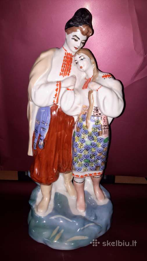 Porcelianinė statulėlė "Ukrainiečių pora"
