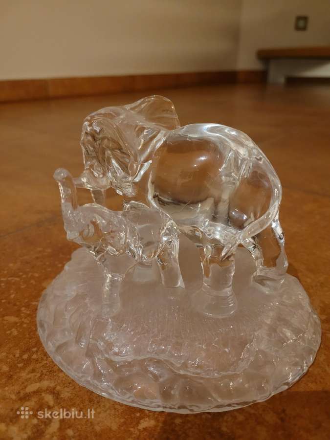 Kristoline statulele dramblys su jaunikliu - nuotraukos Nr. 5