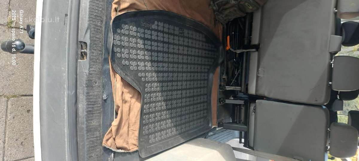 Toyta Prius 2007m. Guminis kilimėlis.
