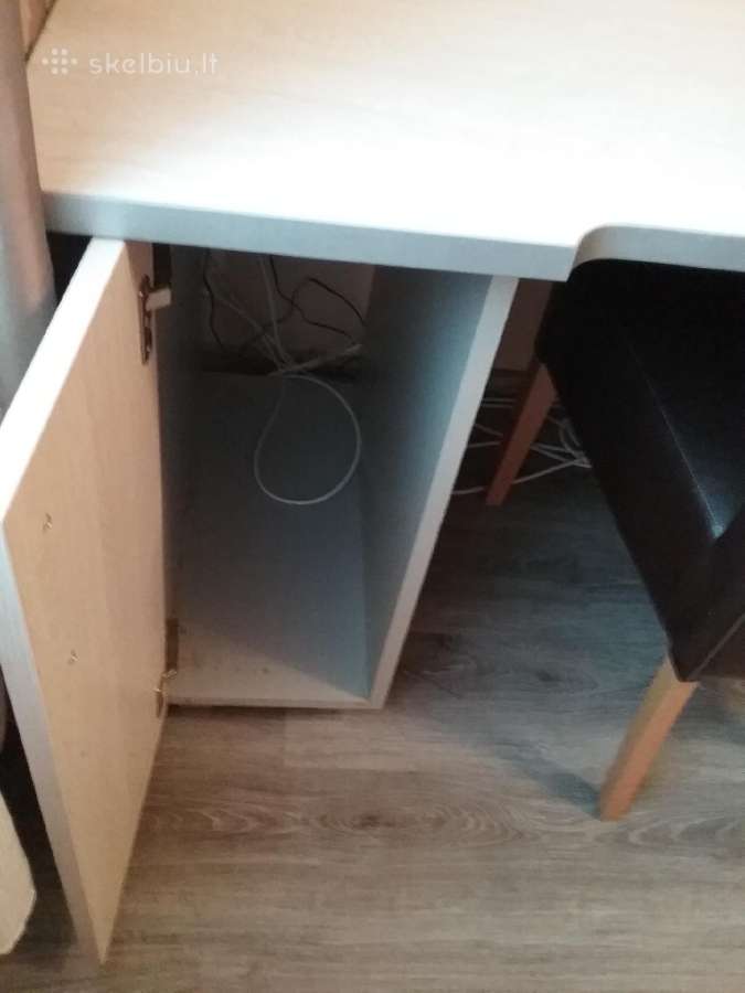 Stalas,komoda ir spinta - nuotraukos Nr. 4