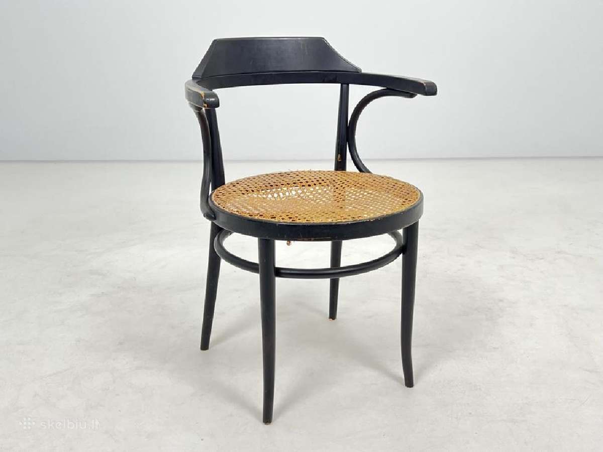 Thonet stiliaus krėslas
