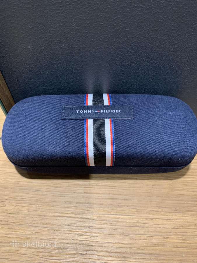 Tommy Hilfiger akinių dėklas