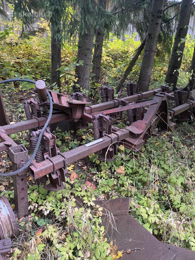 Likviduojamas ūkis – įvairi žemės ūkio technika. - nuotraukos Nr. 22