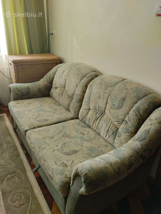 Dovanojama skubiai miegama dvivietė sofa