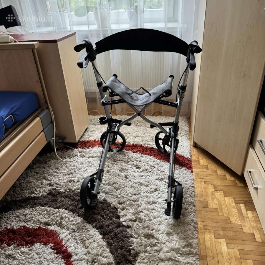 Beveik nauja suaugusiųjų vaikštynė Yola(su sėdyne)