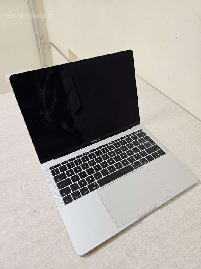 MacBook Pro 2016 i5/8gb/256gb SSD/iris 540 - 300€