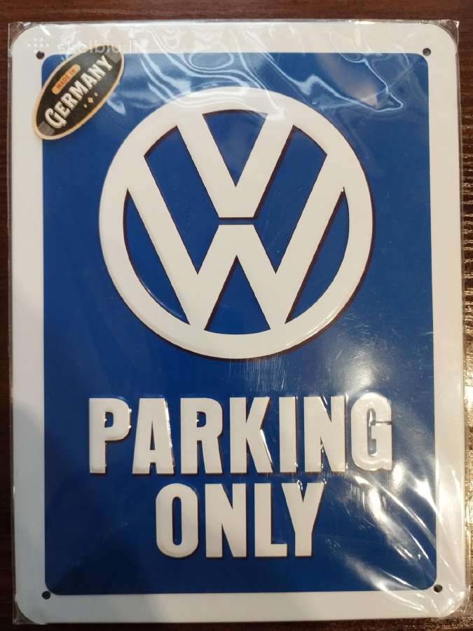 "VW Parking only" metalinė plokštė