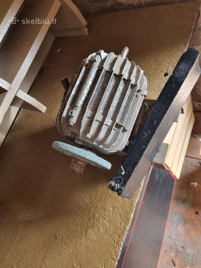 Metalinis darbastalis su spaustuvu ir trifaziu - nuotraukos Nr. 2