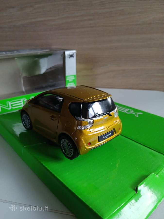 Aston Martin modeliukai 1:24 - nuotraukos Nr. 4