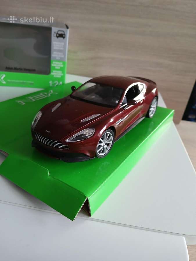Aston Martin modeliukai 1:24 - nuotraukos Nr. 8