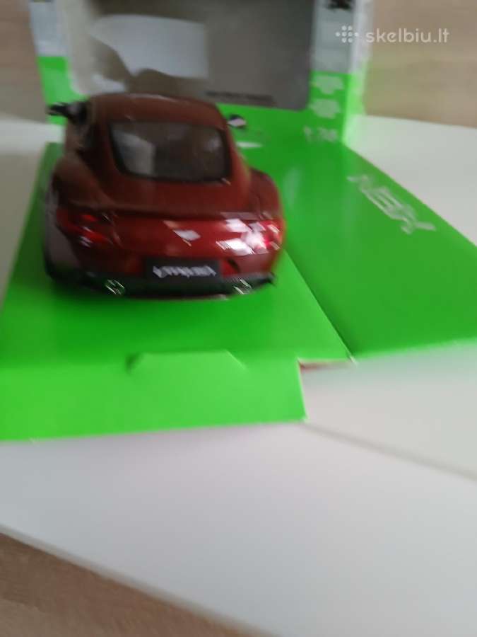 Aston Martin modeliukai 1:24 - nuotraukos Nr. 9