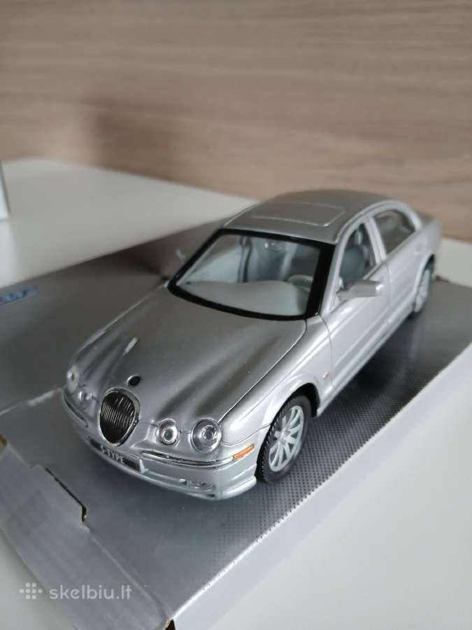 Jaguar modeliukai 1:24 - nuotraukos Nr. 12