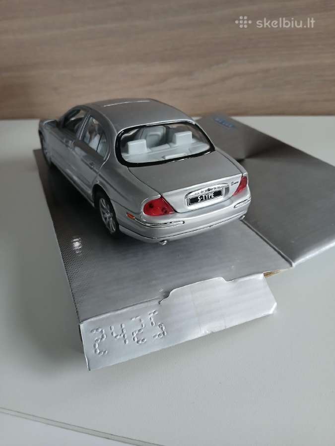 Jaguar modeliukai 1:24 - nuotraukos Nr. 13