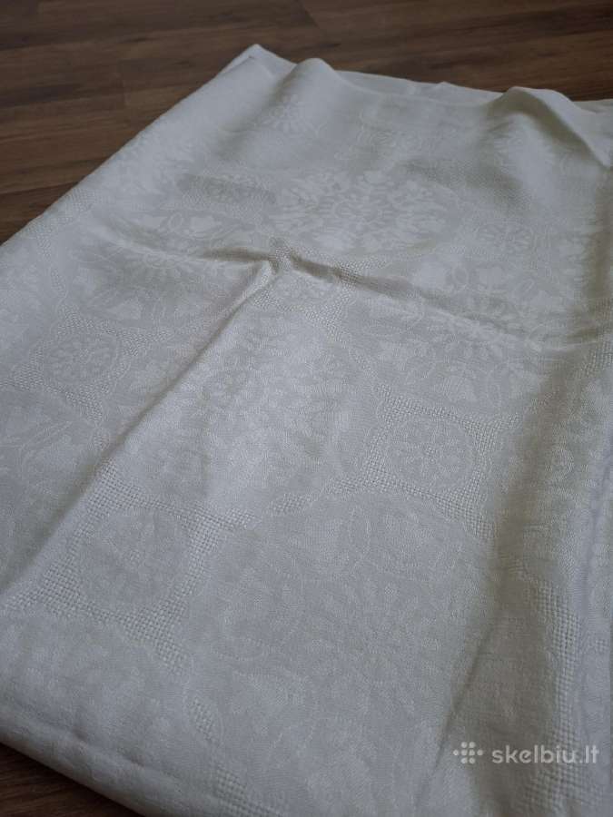 Baltas audinys mediaga 185x138cm