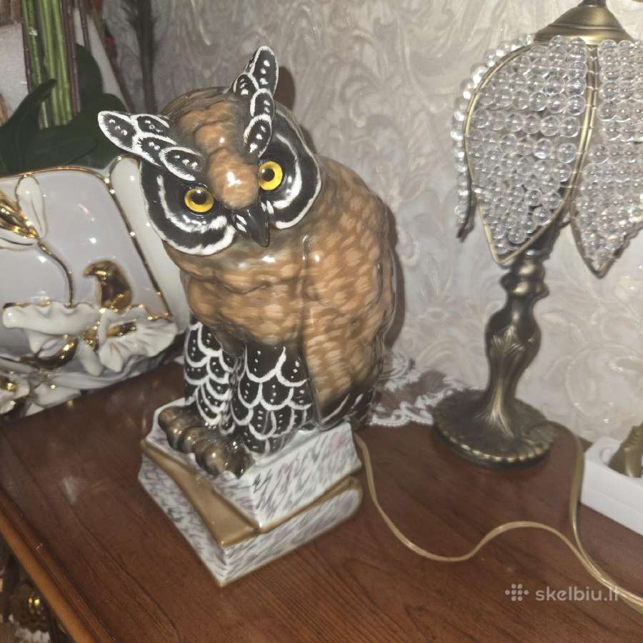 Parduodu Antikvarine statuliele-lempa