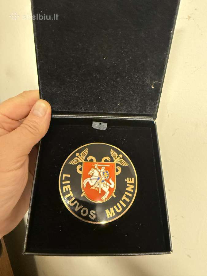 Lietuvos muitinės ženklas dėžutėje
