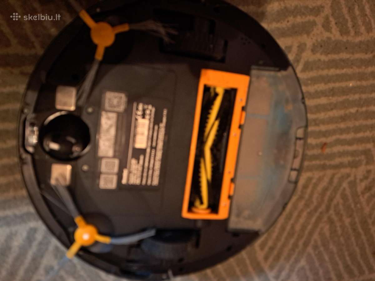 Dulkių siurblys robotas su priedais
