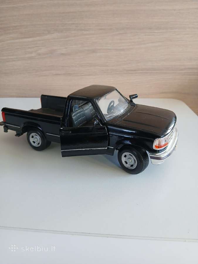 Amerikietiški Ford pikapai 1:24 - nuotraukos Nr. 2