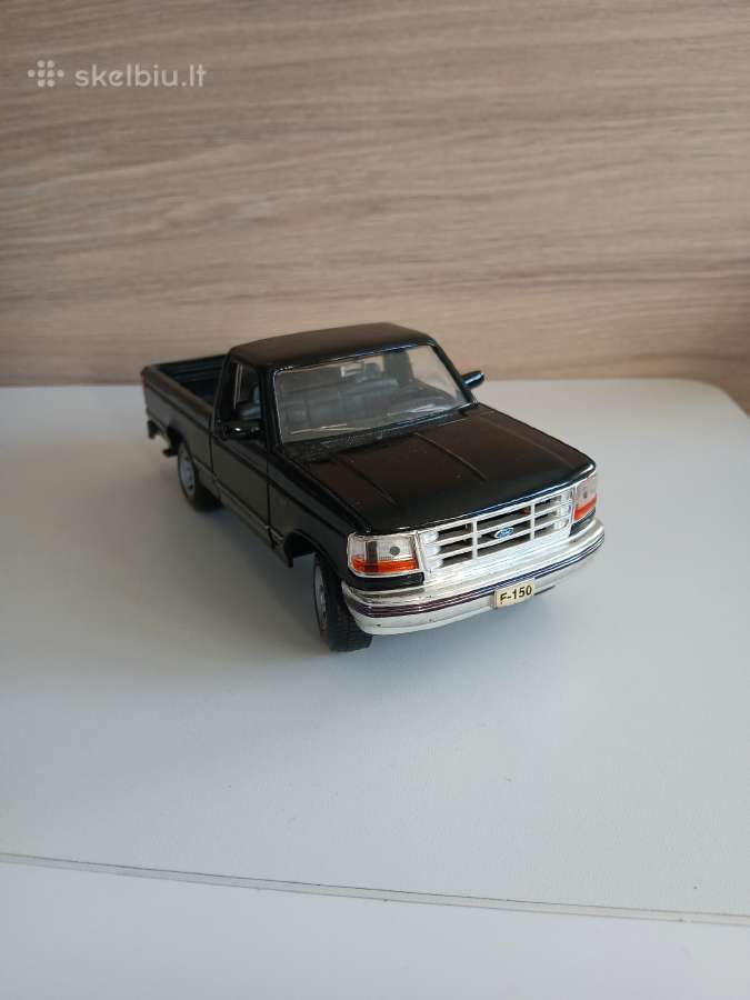 Amerikietiški Ford pikapai 1:24 - nuotraukos Nr. 3
