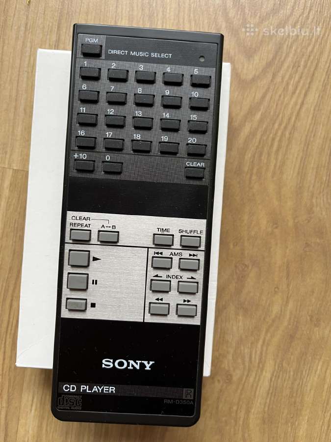 Kompaktų grotuvo Sony ir reguliuojamas pulteliai