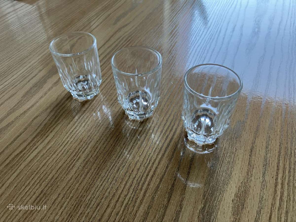 Vintažinės krištolinės taurelės