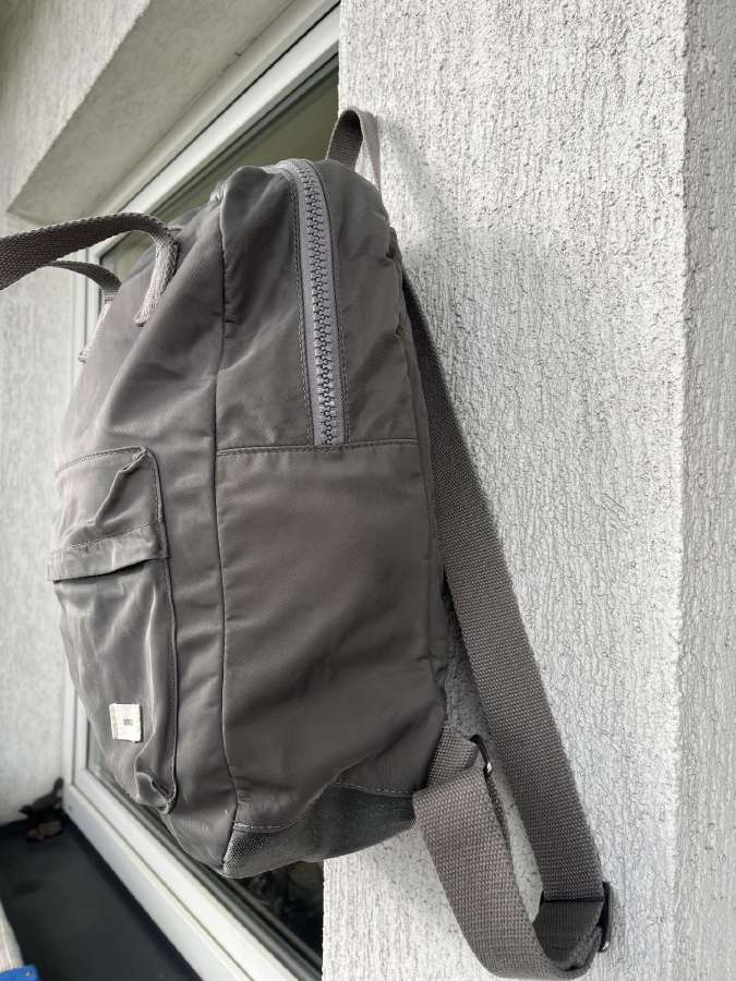 Kuprine 42 x 33 pilka ir Superdry kita ir kt.