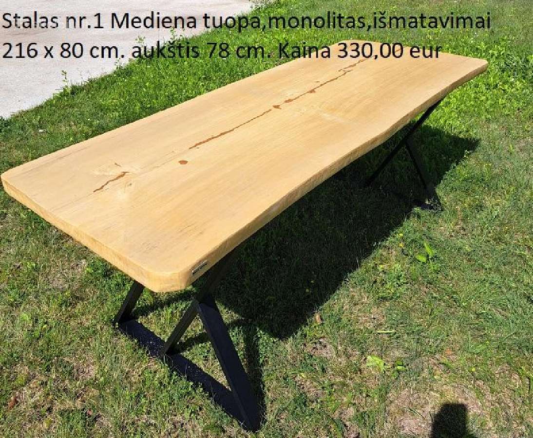 Rankų darbo medinis stalas