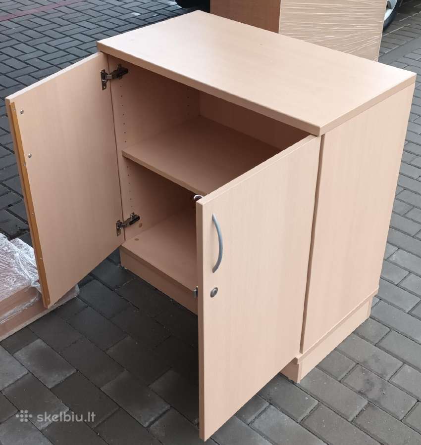 Nemokamai issivezu biuro spintas, tik geros bukles