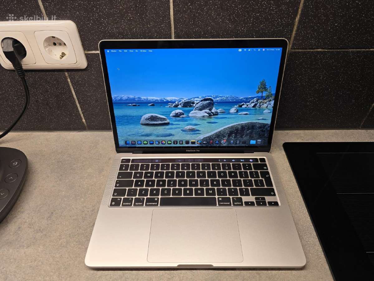 MacBook Pro (13-inch, M2, 2022)