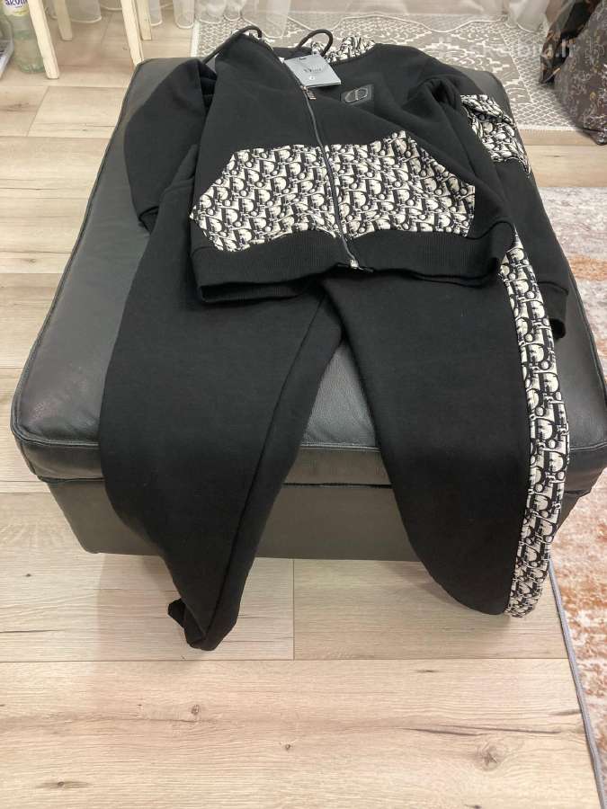 Nauji treningai, striukės- Prada ,Dior