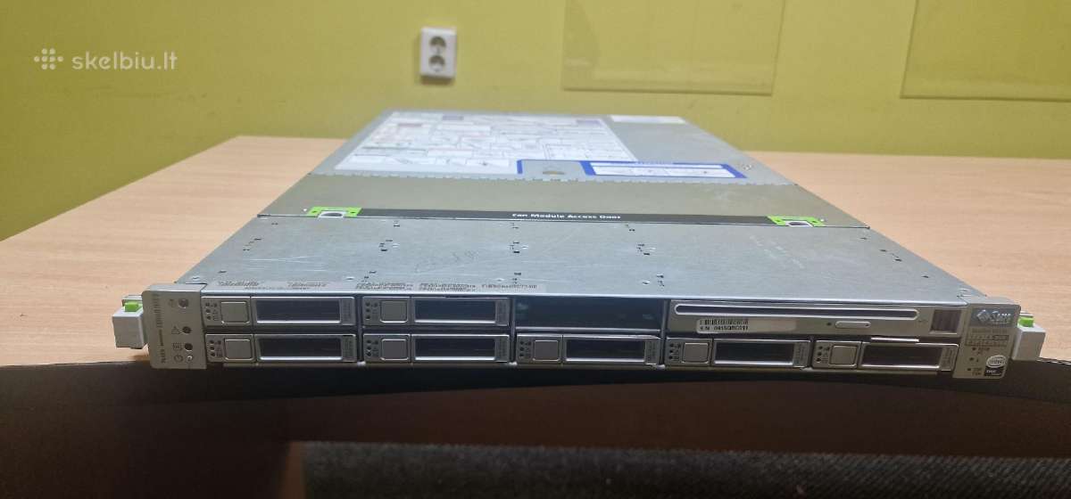 Sun Fire X4150 Server 2 vnt. 1tb SSD diskai